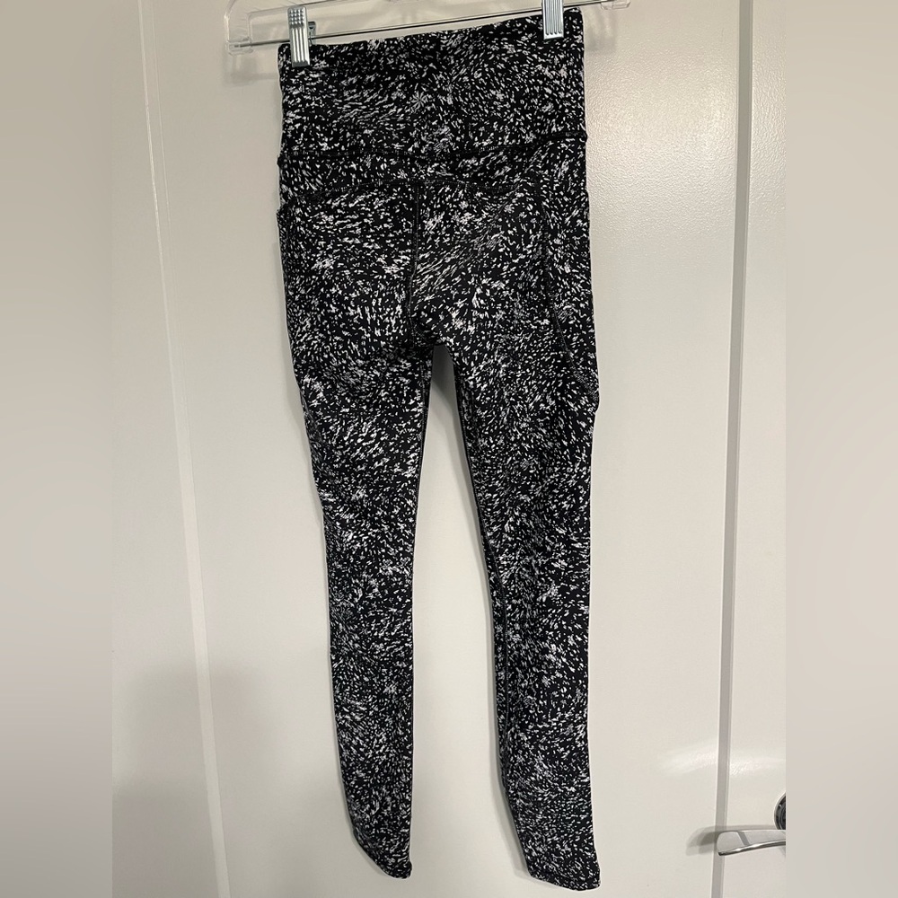 Athleta Ultimate Stash 7/8 Tight Black White Size XXS - Picture 6 of 9